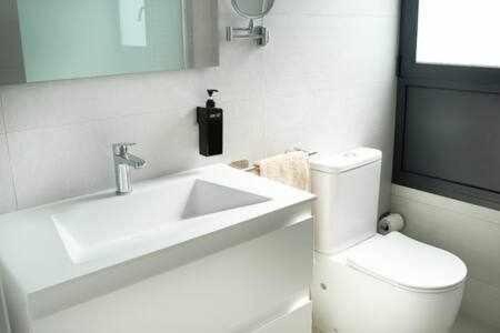 Apartamento De 3 Dormitorios Piscina Y Parking Calp Extérieur photo