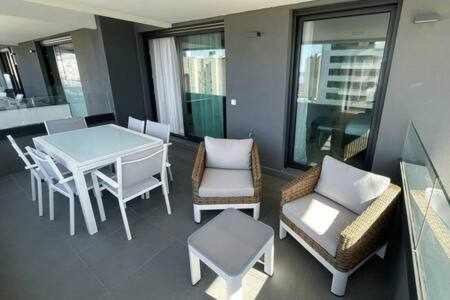 Apartamento De 3 Dormitorios Piscina Y Parking Calp Extérieur photo
